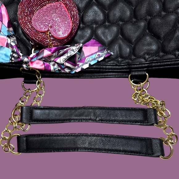 Betsey Johnson Black Heart-Quilted Bag with Gold Chain - Picture 11 of 12